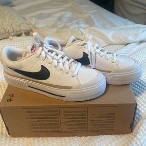 Nike Court Legacy Lift